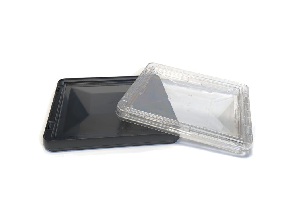 eCT-SQ square single panel shippers with clear PC and black lids